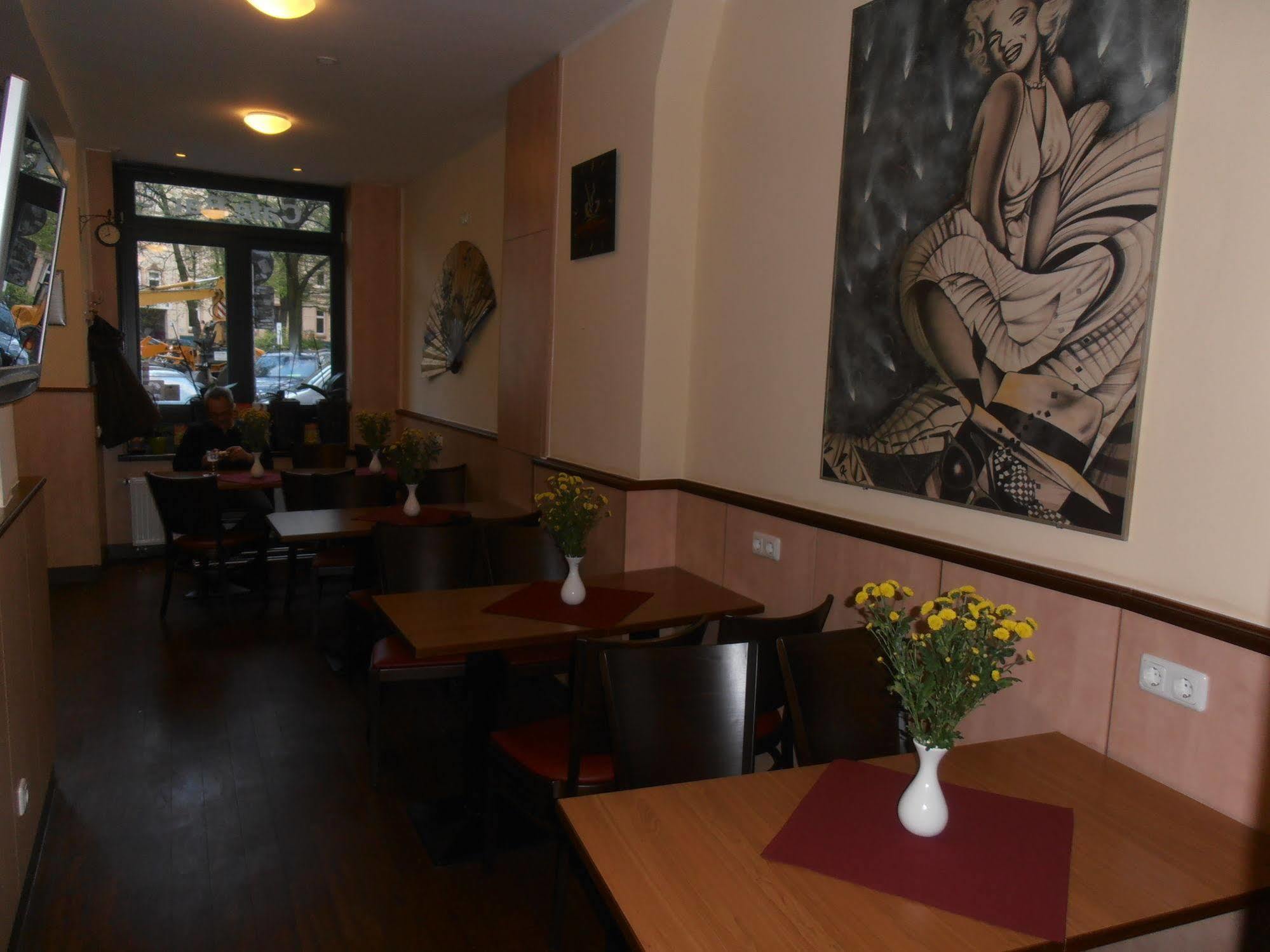 Altan Hotel Hamburg Kültér fotó